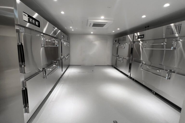 遺体用冷蔵庫：二体用横入れ下扉 AR2-2DH